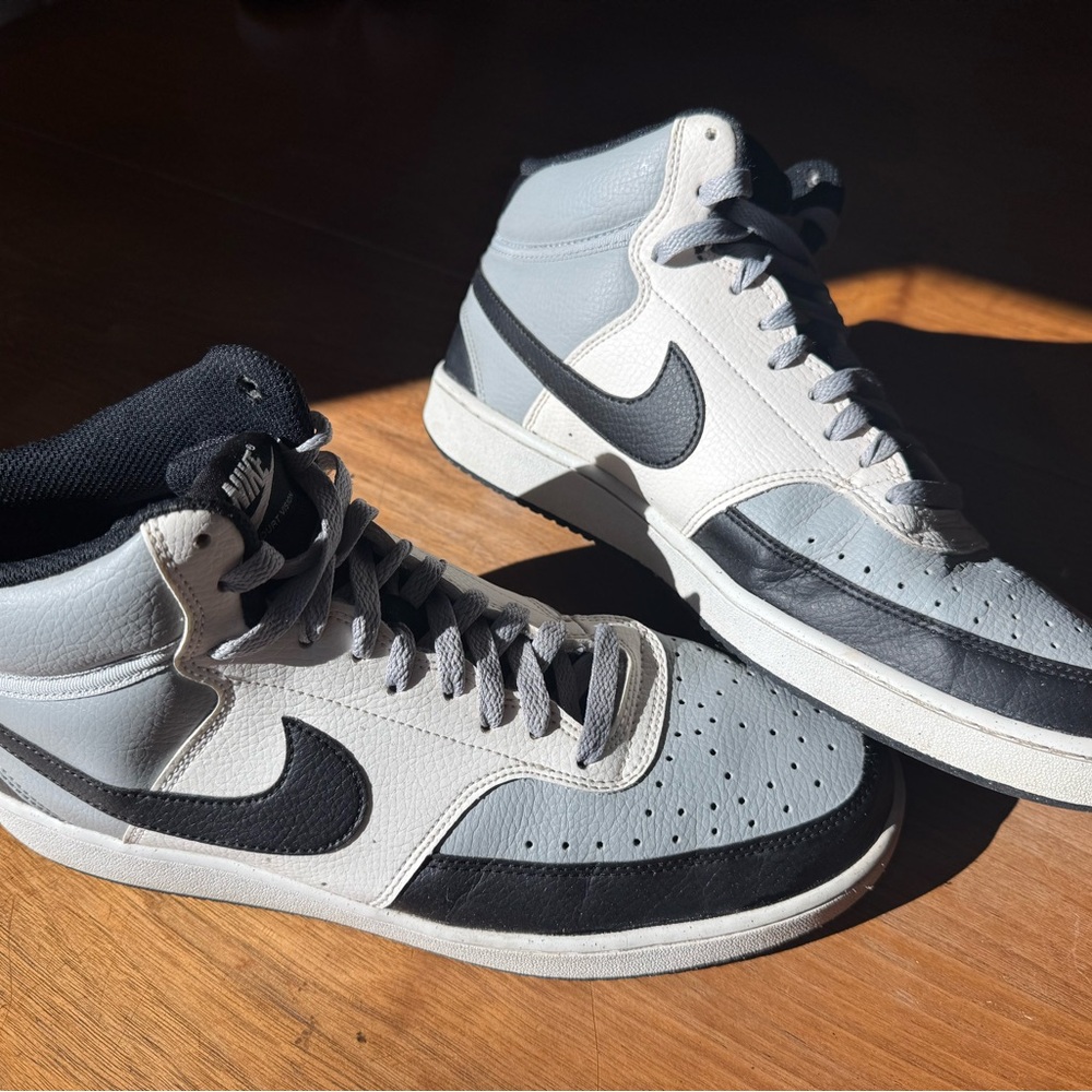 Nike Men's Gray and Black Sneakers
